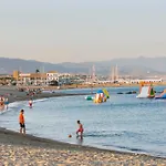 Σπίτι διακοπών Modern Townhouse 7min Walk And 15 To Duquesa